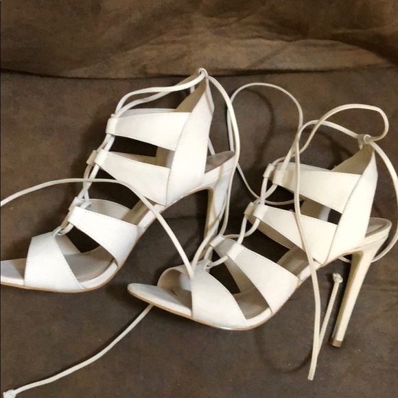 Steve Madden lace-up leather heels. Size 9 - Picture 5 of 10